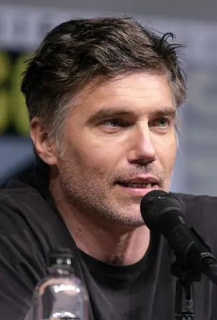 Anson Mount speaking at San Diego Comic-Con, July 20, 2018.